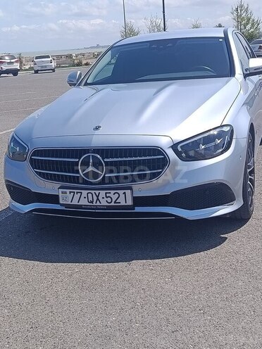 Mercedes E 300 e-4