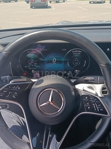 Mercedes E 300 e-2