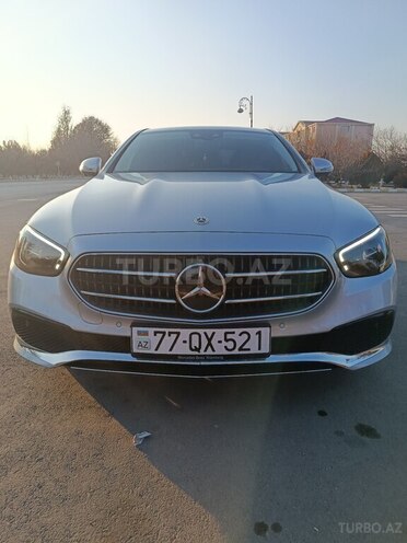 Mercedes E 300 e-13