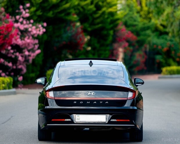 Hyundai Sonata-4