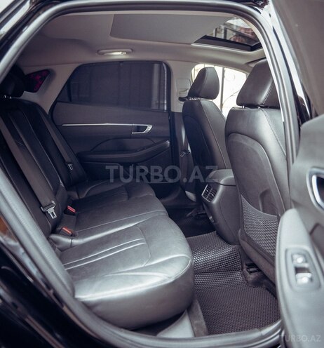 Hyundai Sonata-12