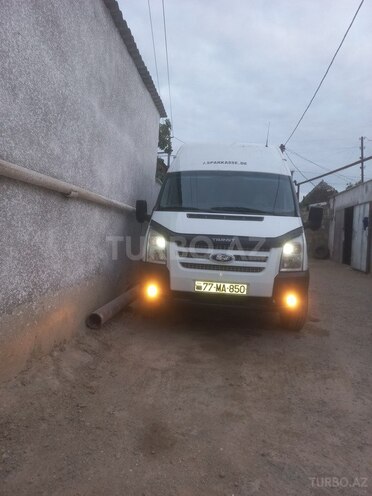 Ford Transit-2
