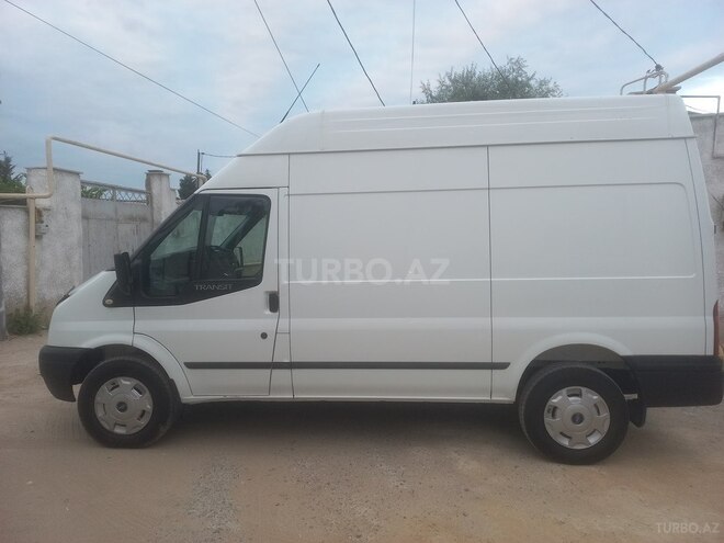 Ford Transit-4