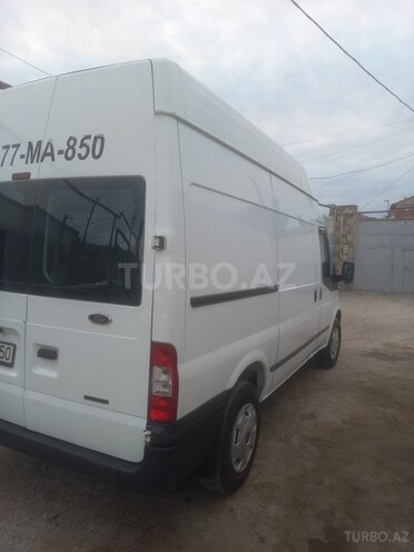 Ford Transit-9