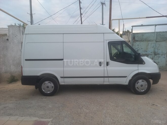 Ford Transit-3