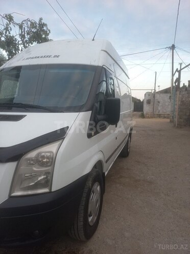 Ford Transit-15