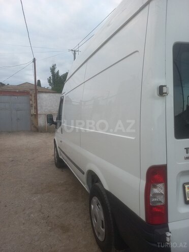 Ford Transit-17