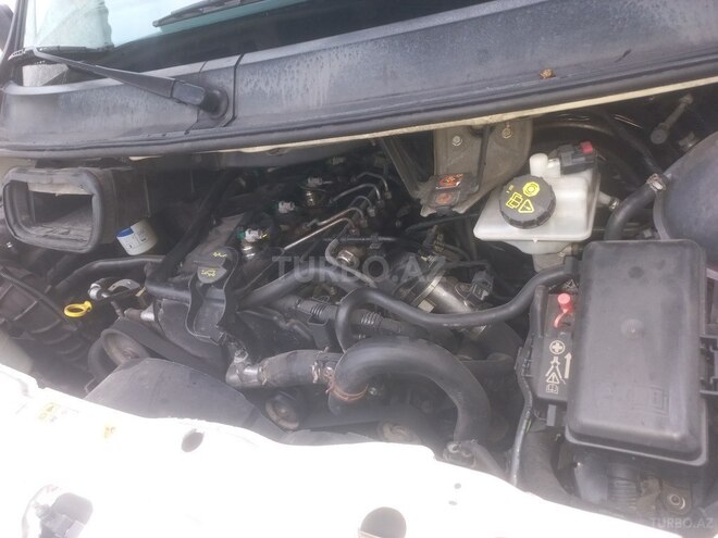 Ford Transit-10