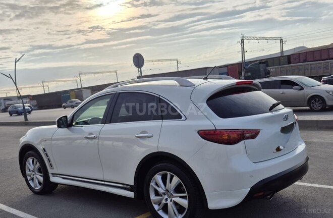 Infiniti FX37-5