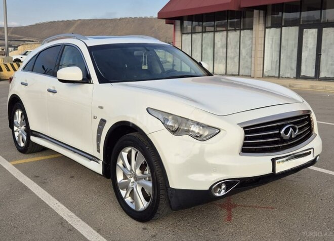 Infiniti FX37-1