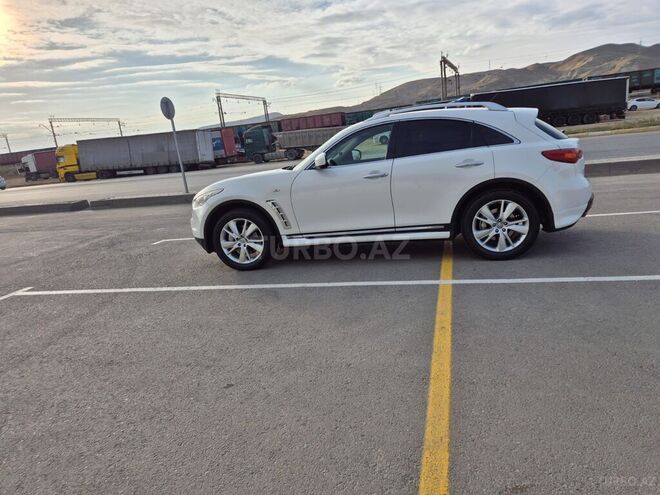 Infiniti FX37-8