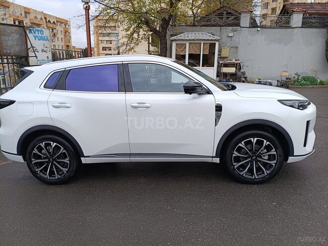 Changan Qiyuan Q05-3