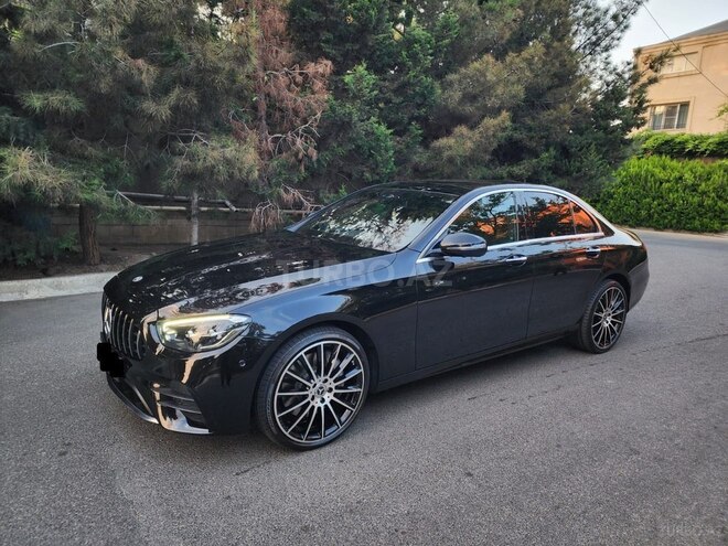 Mercedes E 300 e 4MATIC-4