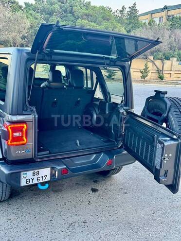Jeep Wrangler-10