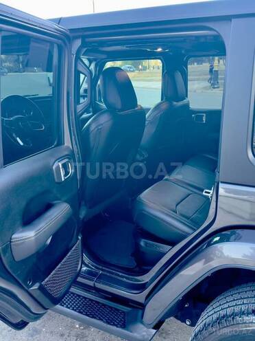 Jeep Wrangler-12