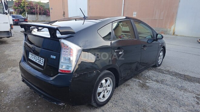 Toyota Prius-4