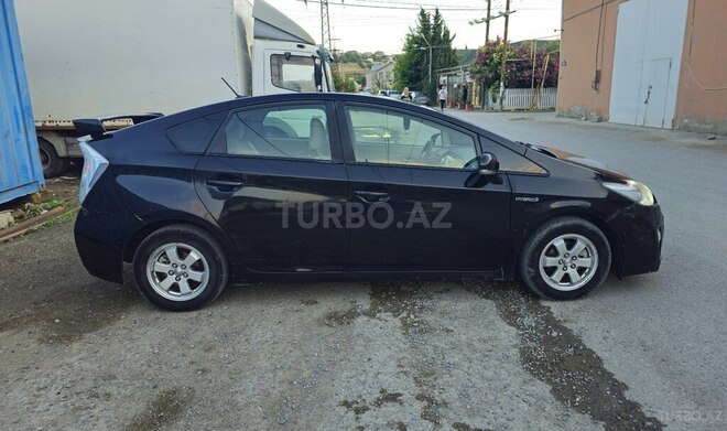 Toyota Prius-7