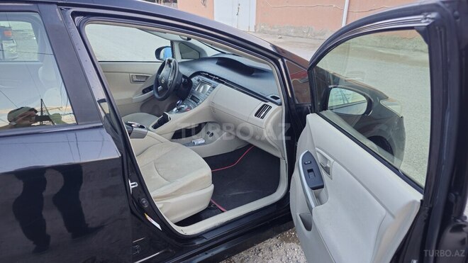 Toyota Prius-10