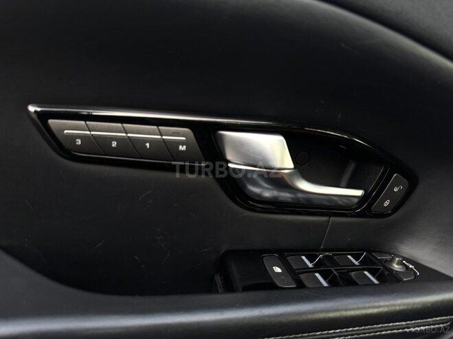 Land Rover RR Evoque-13
