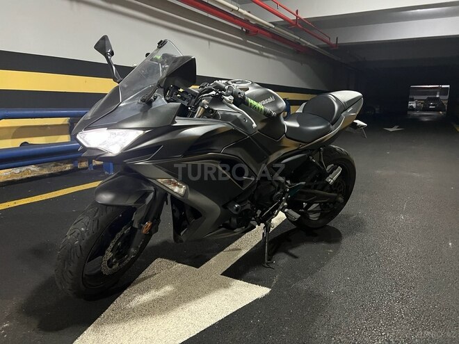 Kawasaki Ninja 650-1