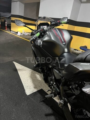 Kawasaki Ninja 650-11