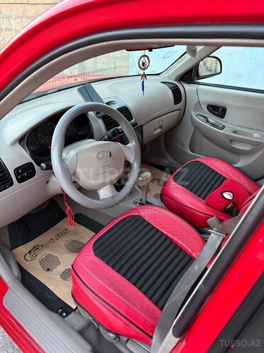 Hyundai Accent-8