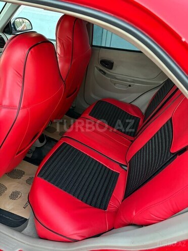 Hyundai Accent-12