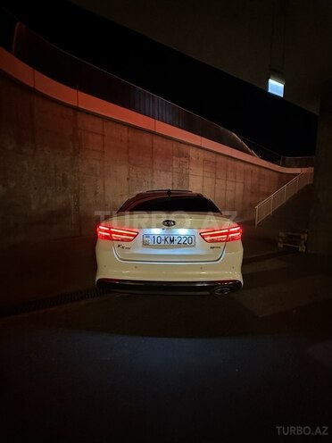Kia K5-4