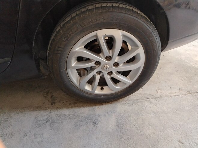 Renault Fluence-10