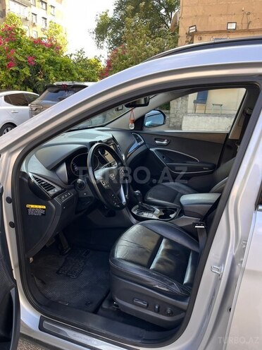Hyundai Santa Fe-13