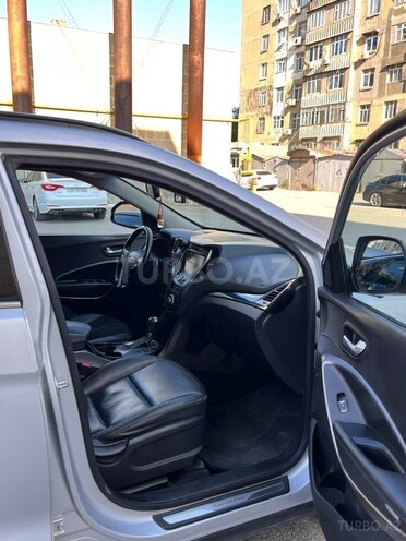 Hyundai Santa Fe-12