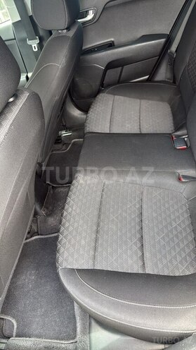 Kia Rio-12