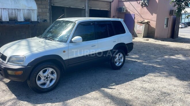Toyota RAV4-11