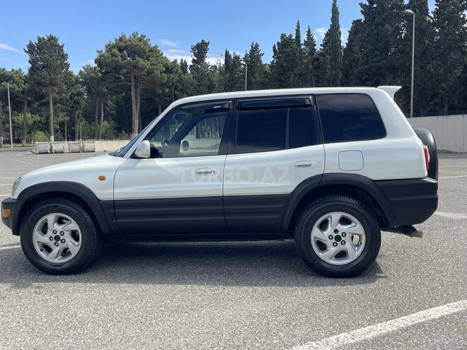 Toyota RAV4-3