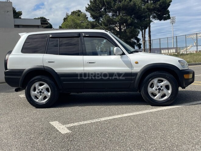 Toyota RAV4-7