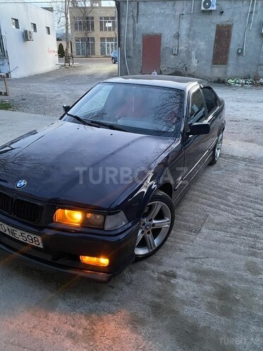 BMW 318-4