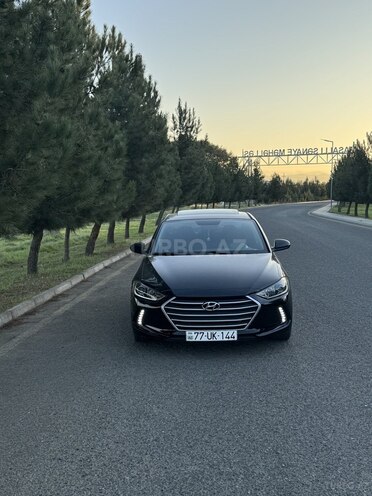Hyundai Elantra-1