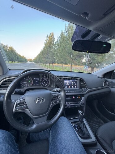 Hyundai Elantra-7