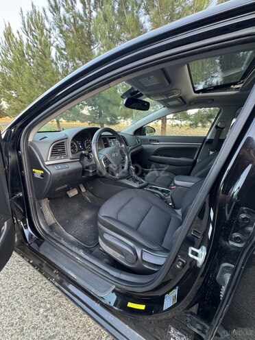 Hyundai Elantra-5
