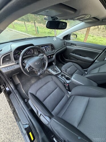 Hyundai Elantra-6