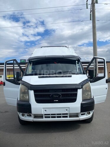Ford Transit-2