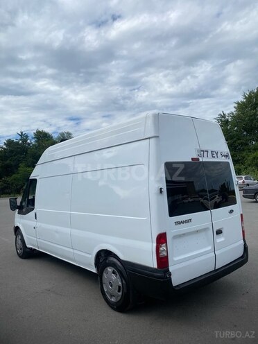 Ford Transit-5