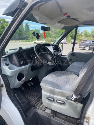 Ford Transit-18