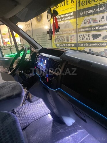 Ford Transit-6