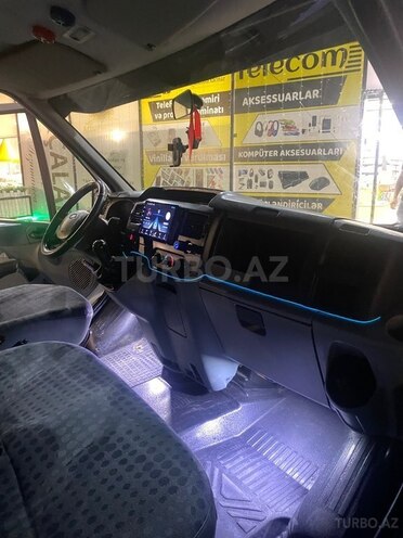 Ford Transit-8