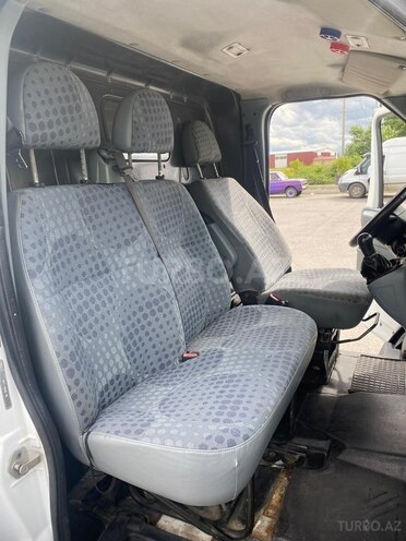 Ford Transit-14