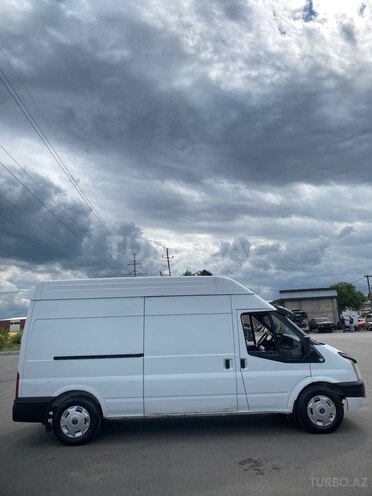Ford Transit-12
