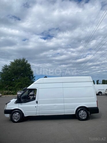 Ford Transit-11