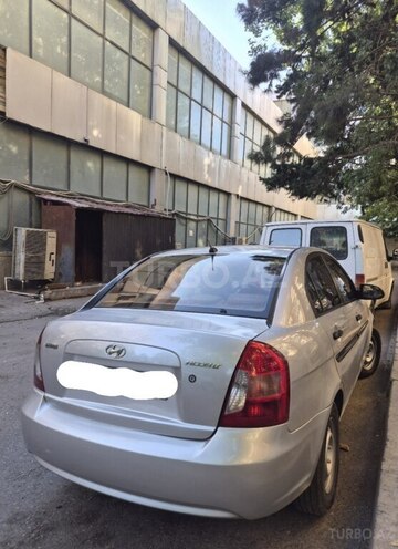 Hyundai Accent-8