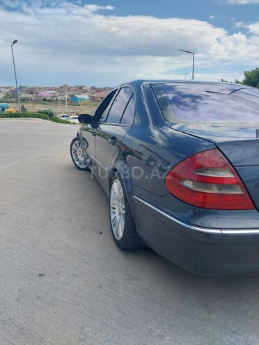 Mercedes E 220-12